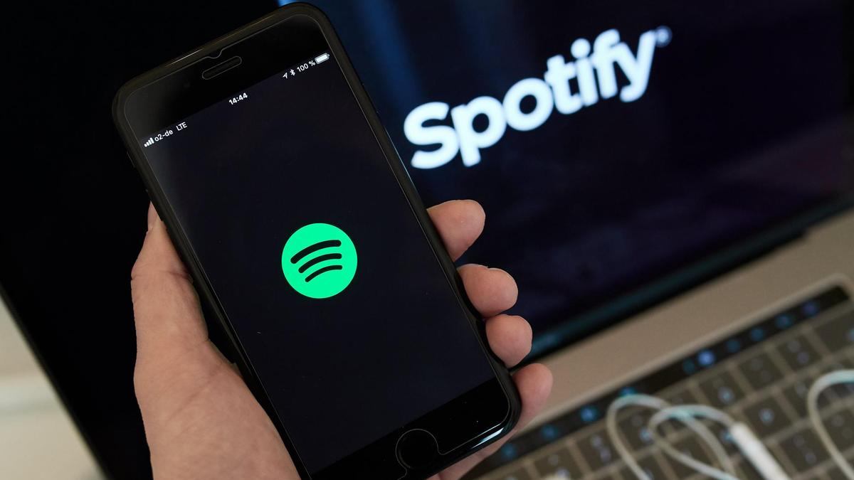 how to download music on spotify without wifi