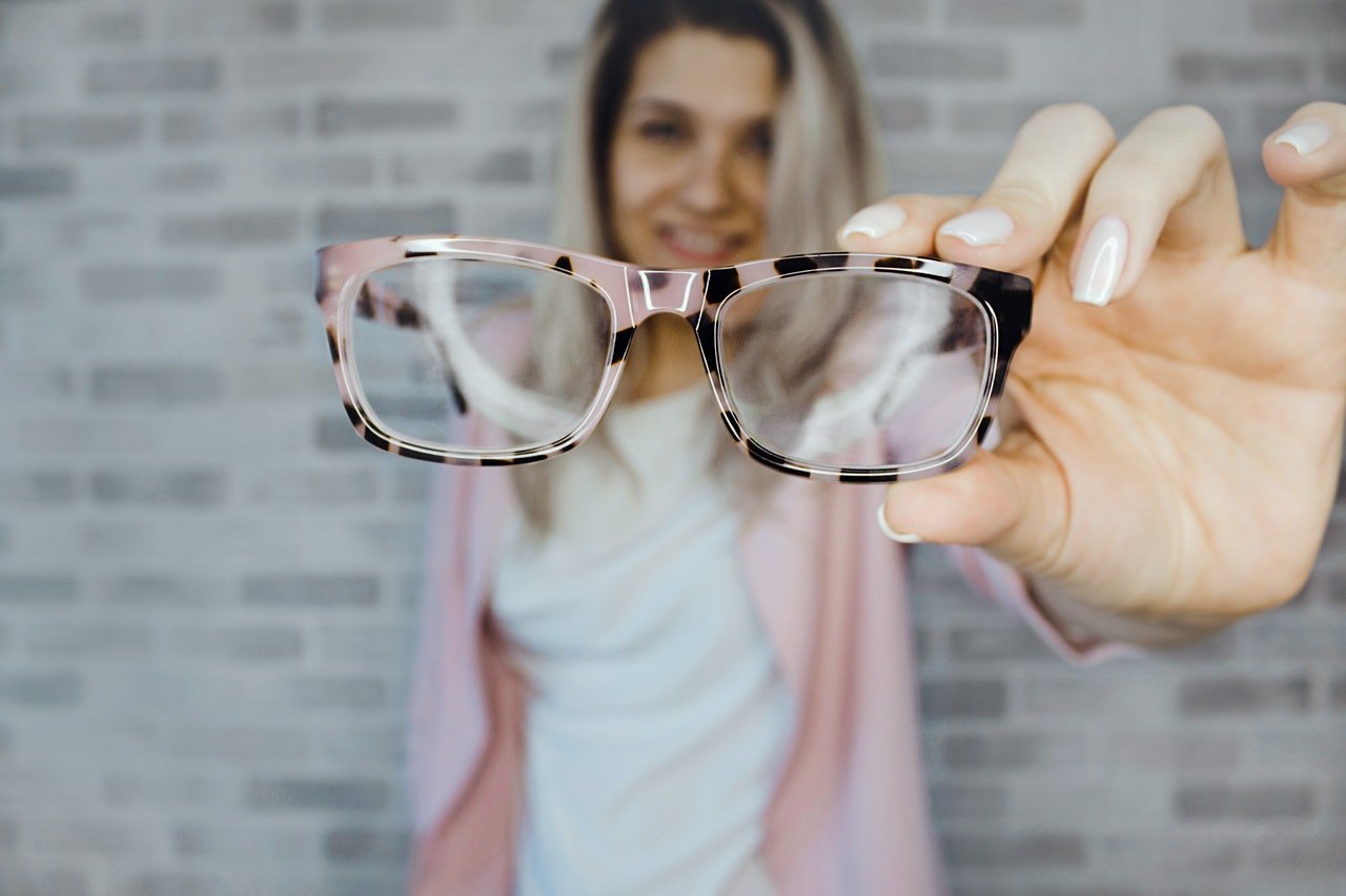 Discover Apps To Try Models Of Glasses On Virtually